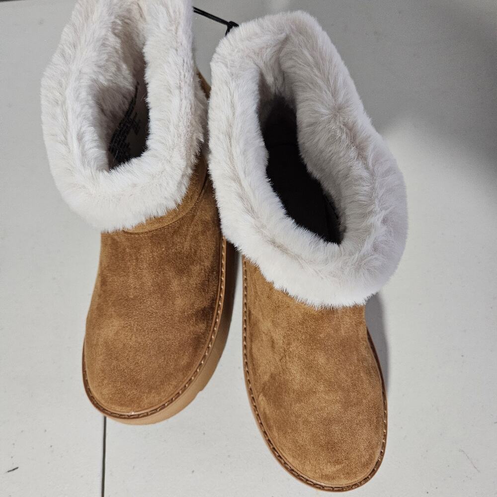 Time & Tru Women's Mini Faux Fur Cozy Boot Size 8 - Picture 3 of 6